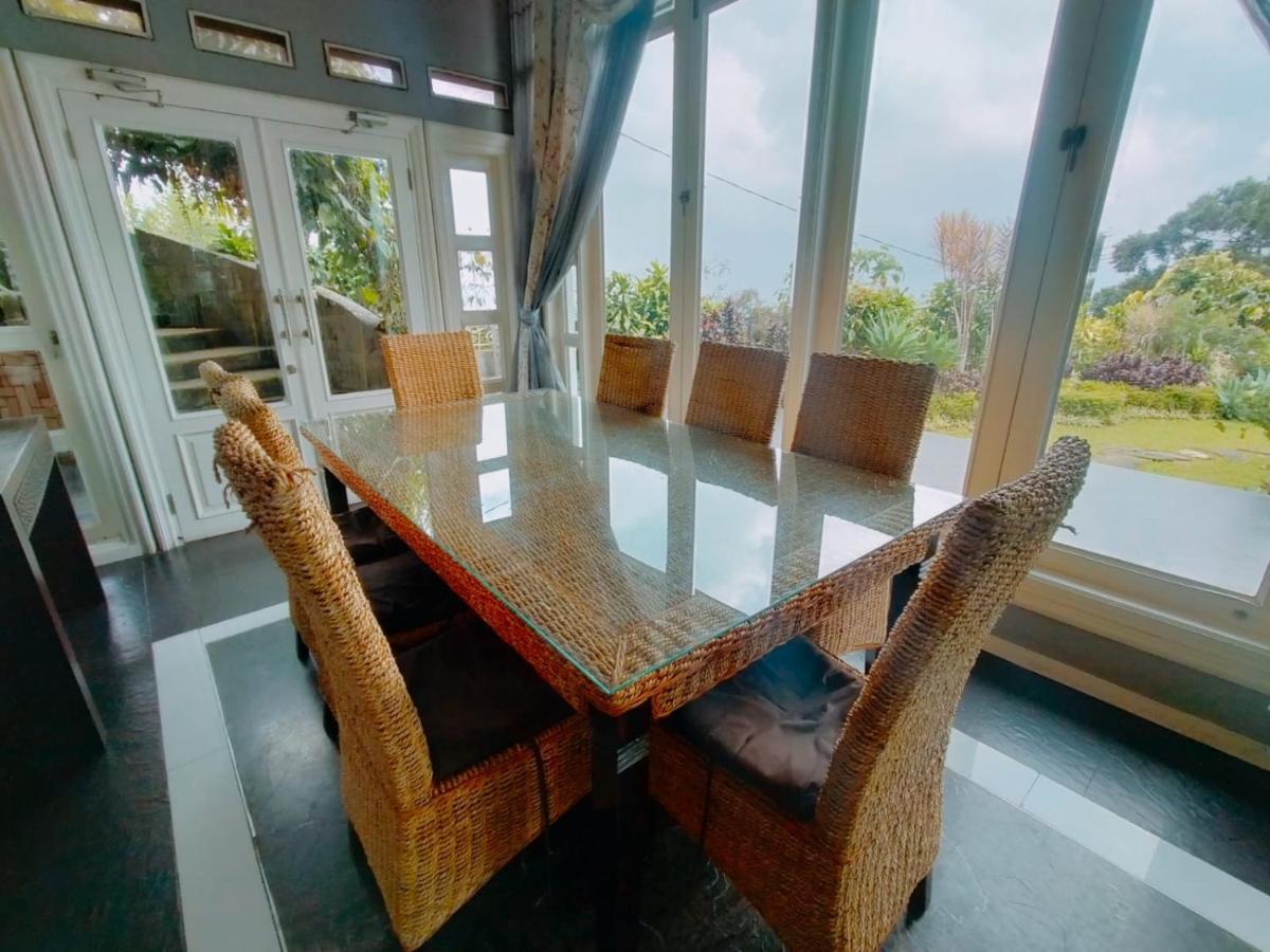 Villa Santika Puncak Pass Cimacan Exteriör bild